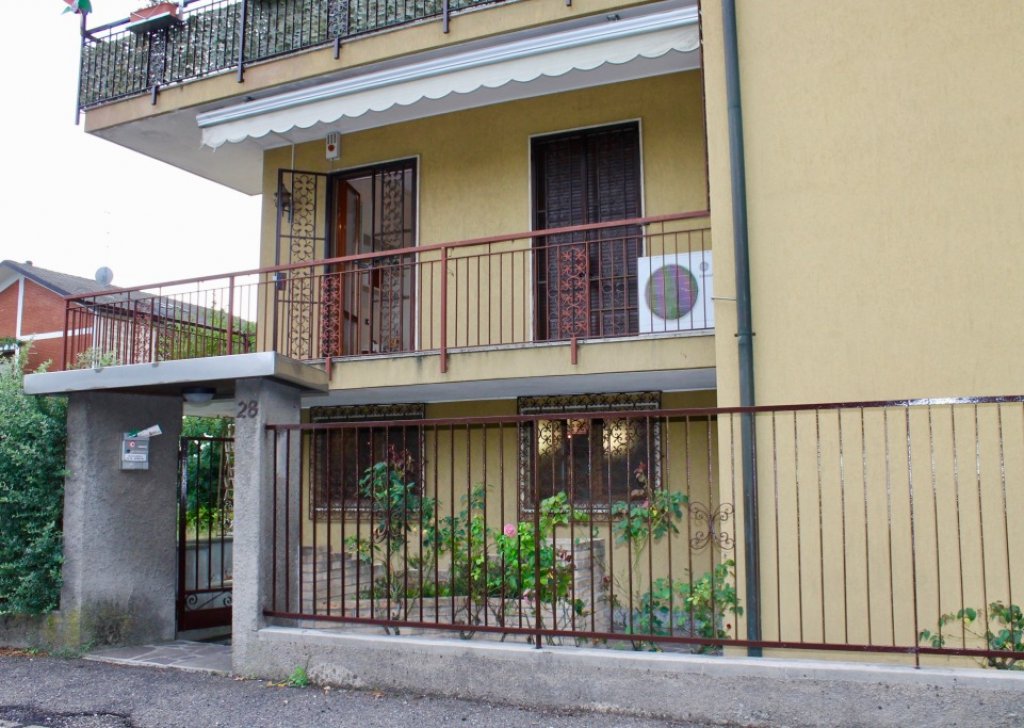 Vendita Villa Cornaredo - Appartamento in villa con Giardino a Cornaredo Località Cornaredo 