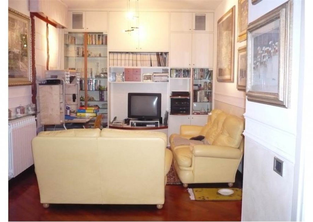 Vendita Villa Cornaredo - Appartamento in villa con Giardino a Cornaredo Località Cornaredo 