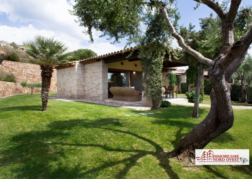 CASE VACANZA VILLE in affitto  150 m² ottime condizioni, San Teodoro, località Capo Coda Cavallo