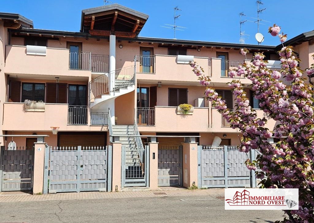 Appartamento trilocale in vendita  via Buozzi 4, Sedriano