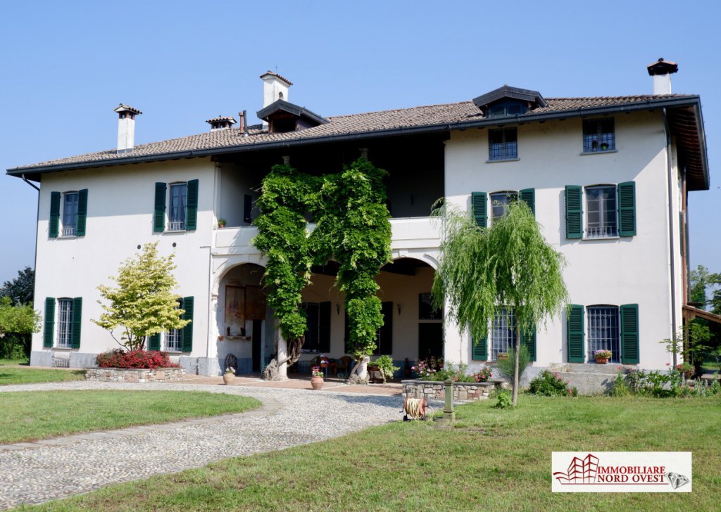 Vendita Villa Motta Visconti - Residenza di pregio con ampio giardino e terreni Località Motta Visconti