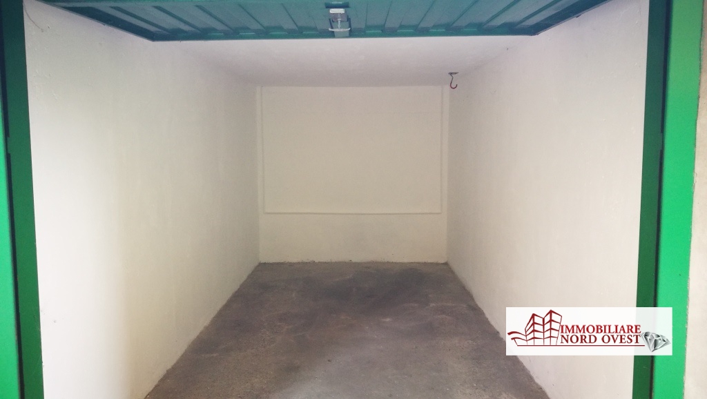 garage-box 14 metri quadri in provincia di milano